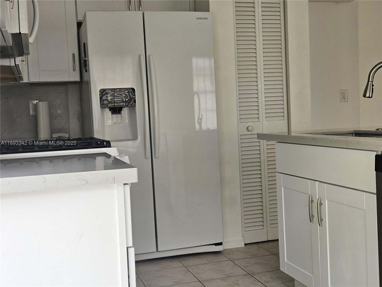 32 Gables Boulevard, Weston, FL 33326