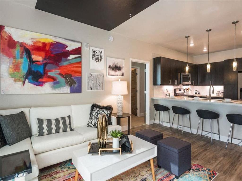 Solana Lucent Station