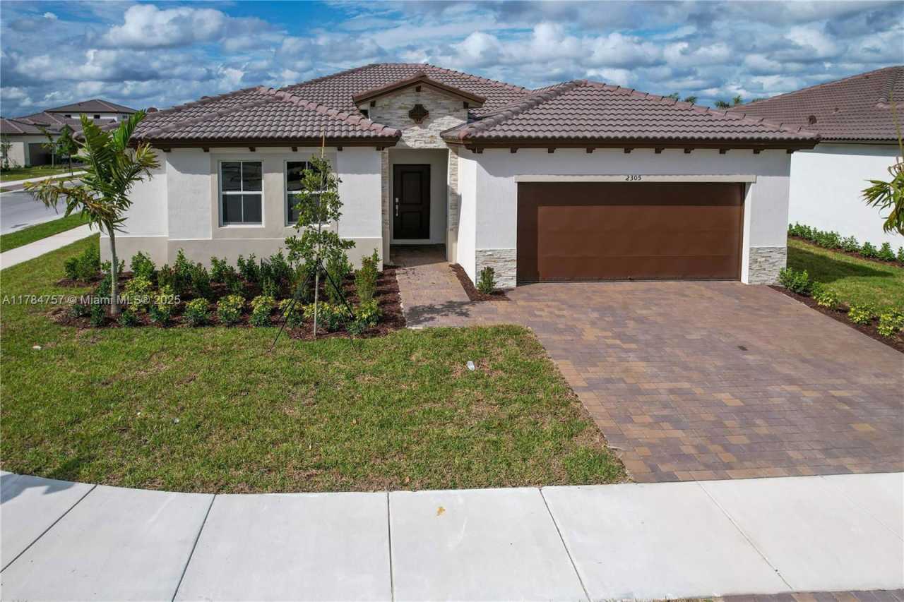 2305 Southeast 29th Street