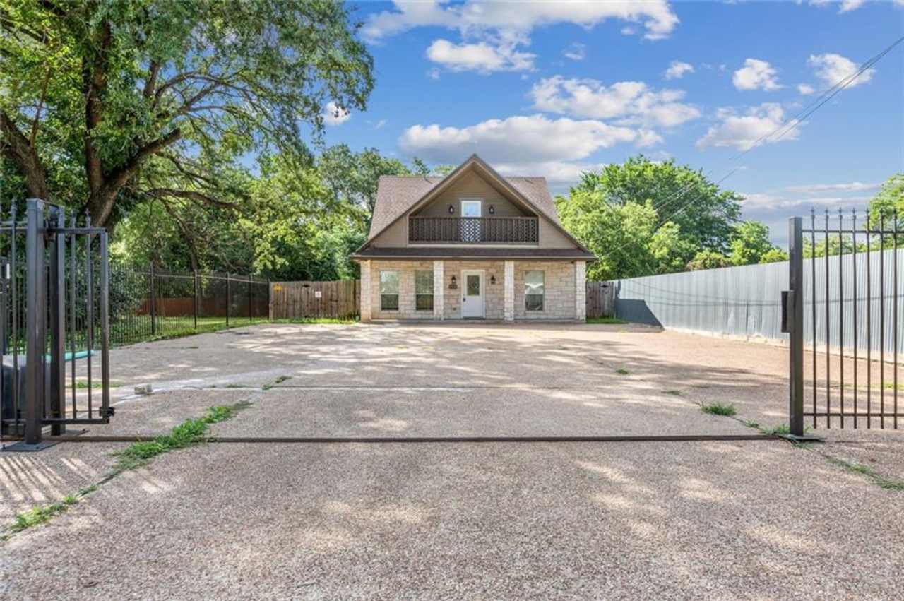 1006 Oakwood Dr