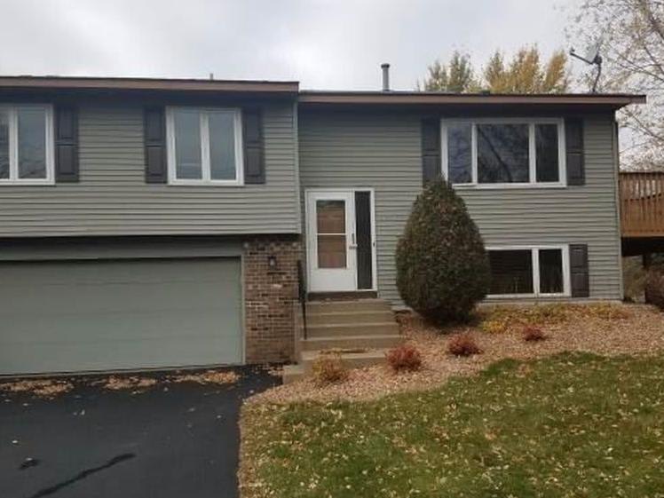 A beautiful 3-Bedroom Maple Grove Rental Home