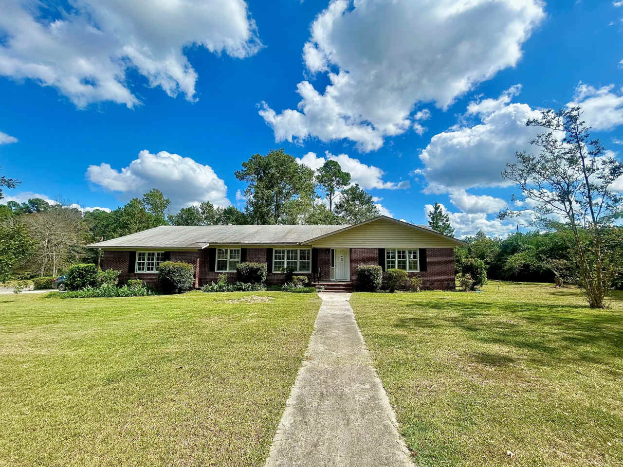 104 Peg-Wen Boulevard