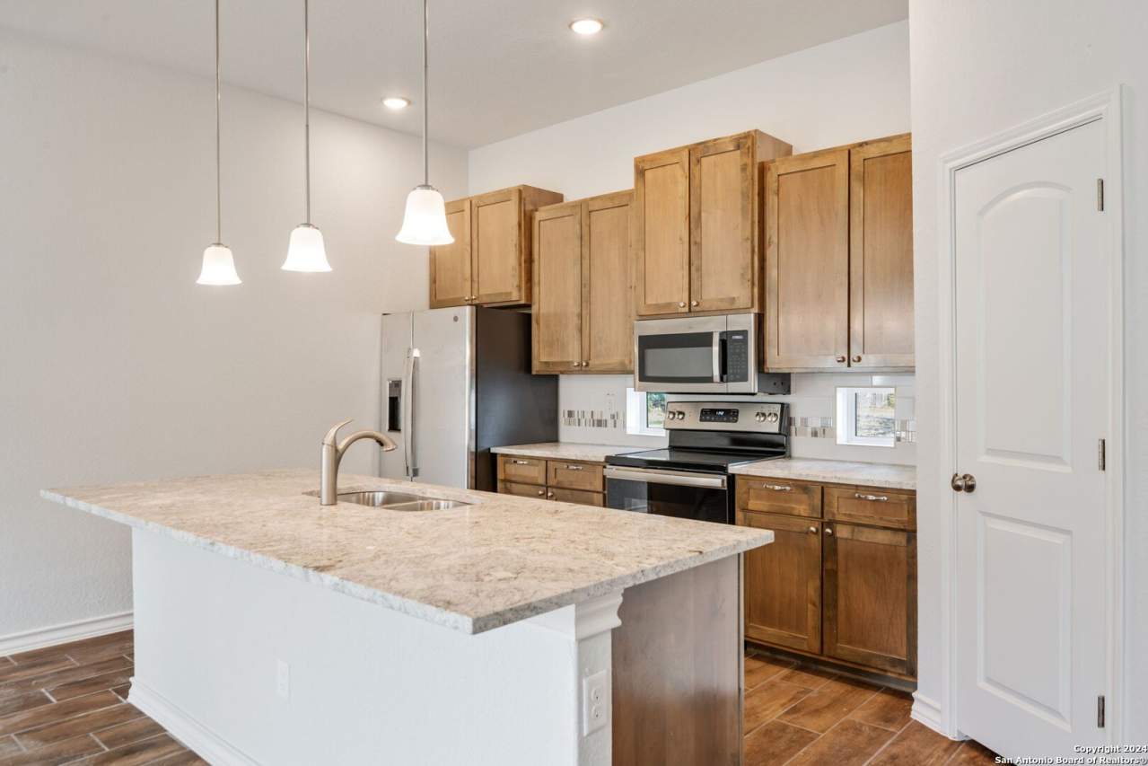 139 San Salvador unit: 103