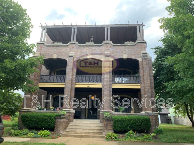 1827 North Talbott Street