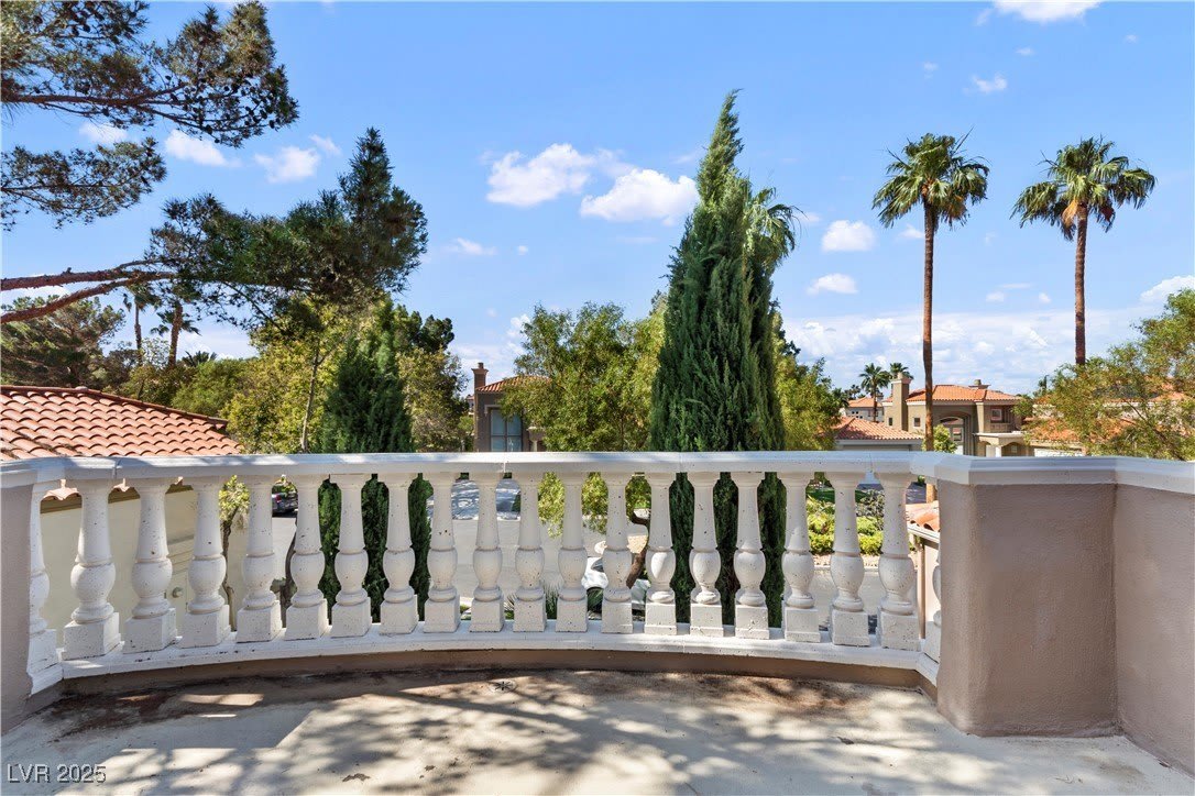 8215 Crow Valley Lane