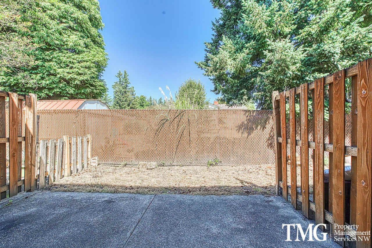 Two Bedroom Townhome, with Air Conditioning  Garage