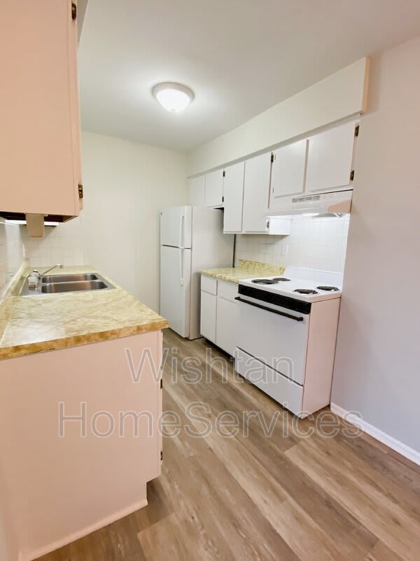 203 N Charleston Blvd