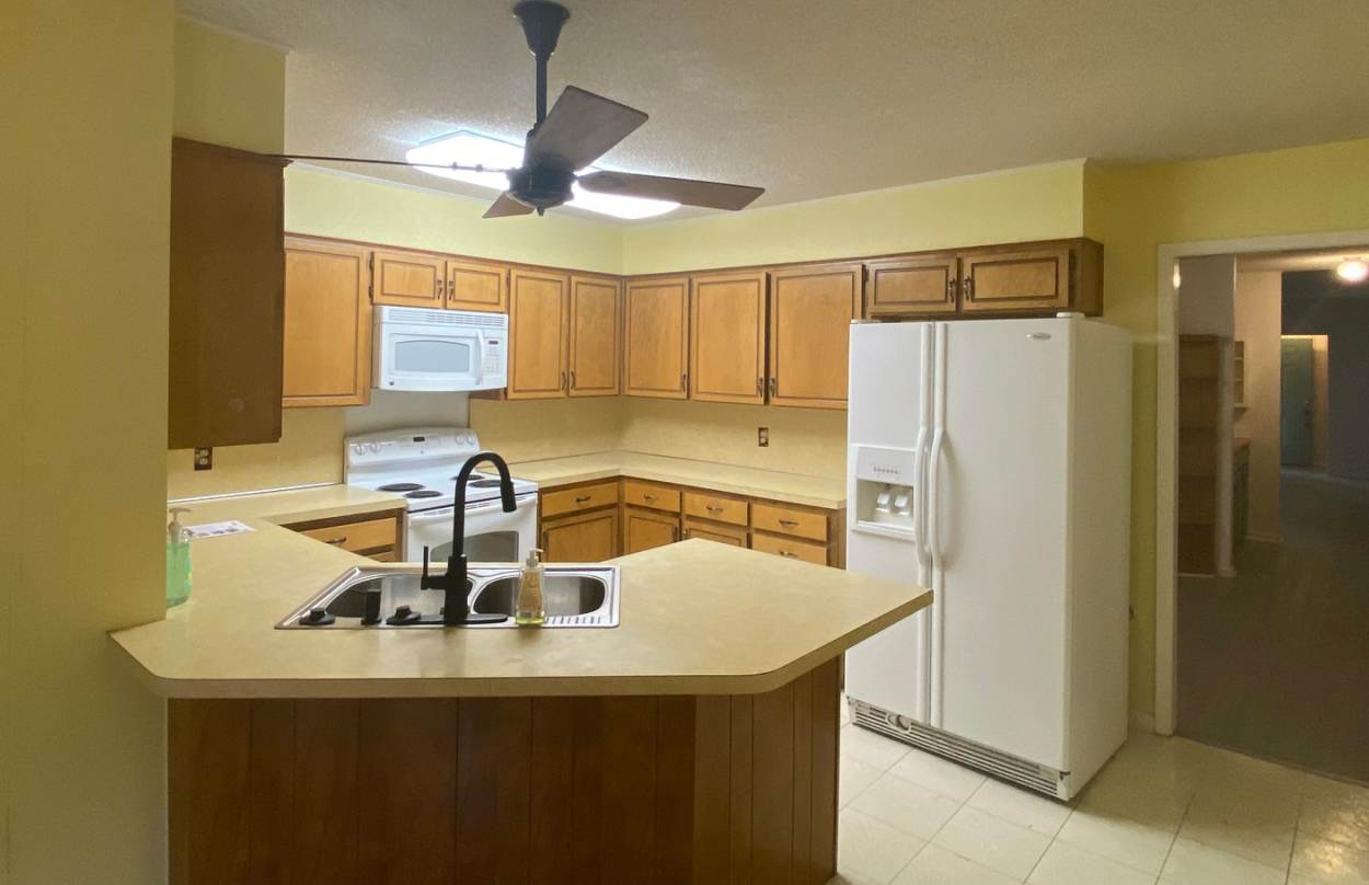 6-month lease! Spacious 2 bedroom 2 bath Townhome near Goodfellow base AVAILABLE NOW!