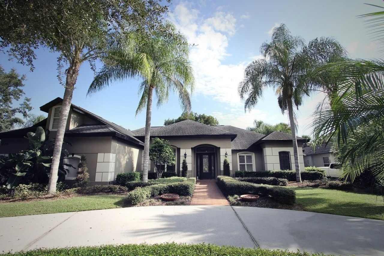 209 HEATHERWOOD COURT