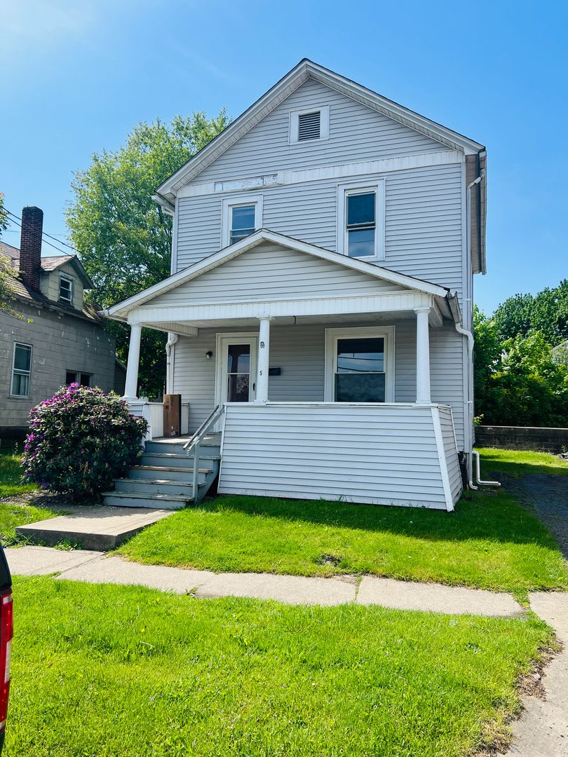 Large 3 bedroom Single Family Home