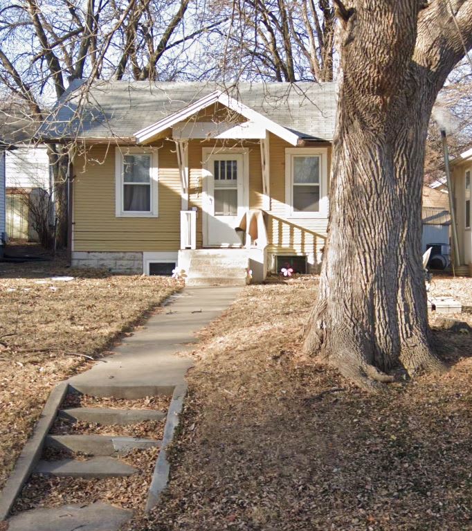 527 South Menlo Avenue