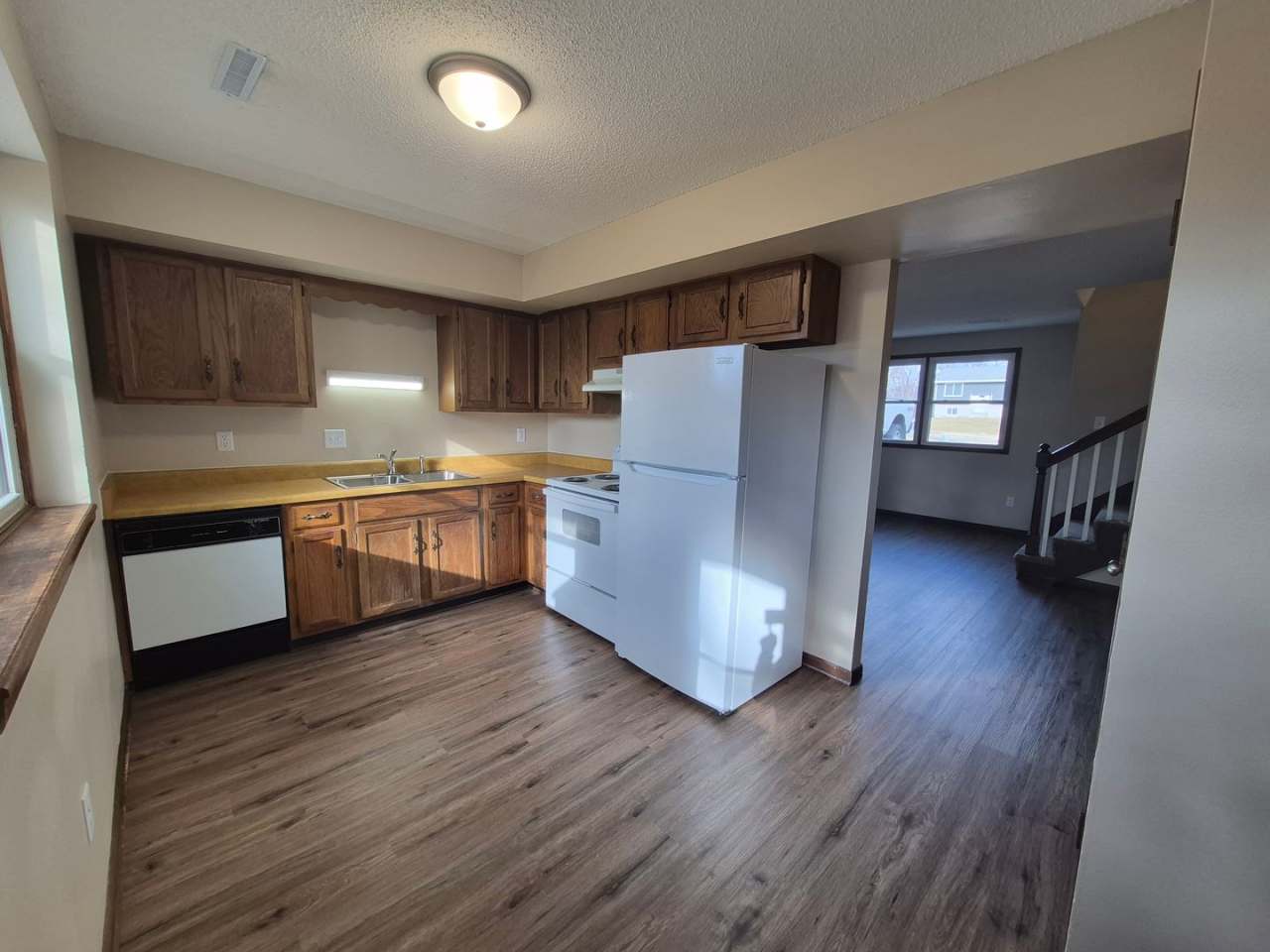 Pet Friendly 2 bedroom, 1.5 bathroom duplex in cul-de-sac near Pioneer Park!