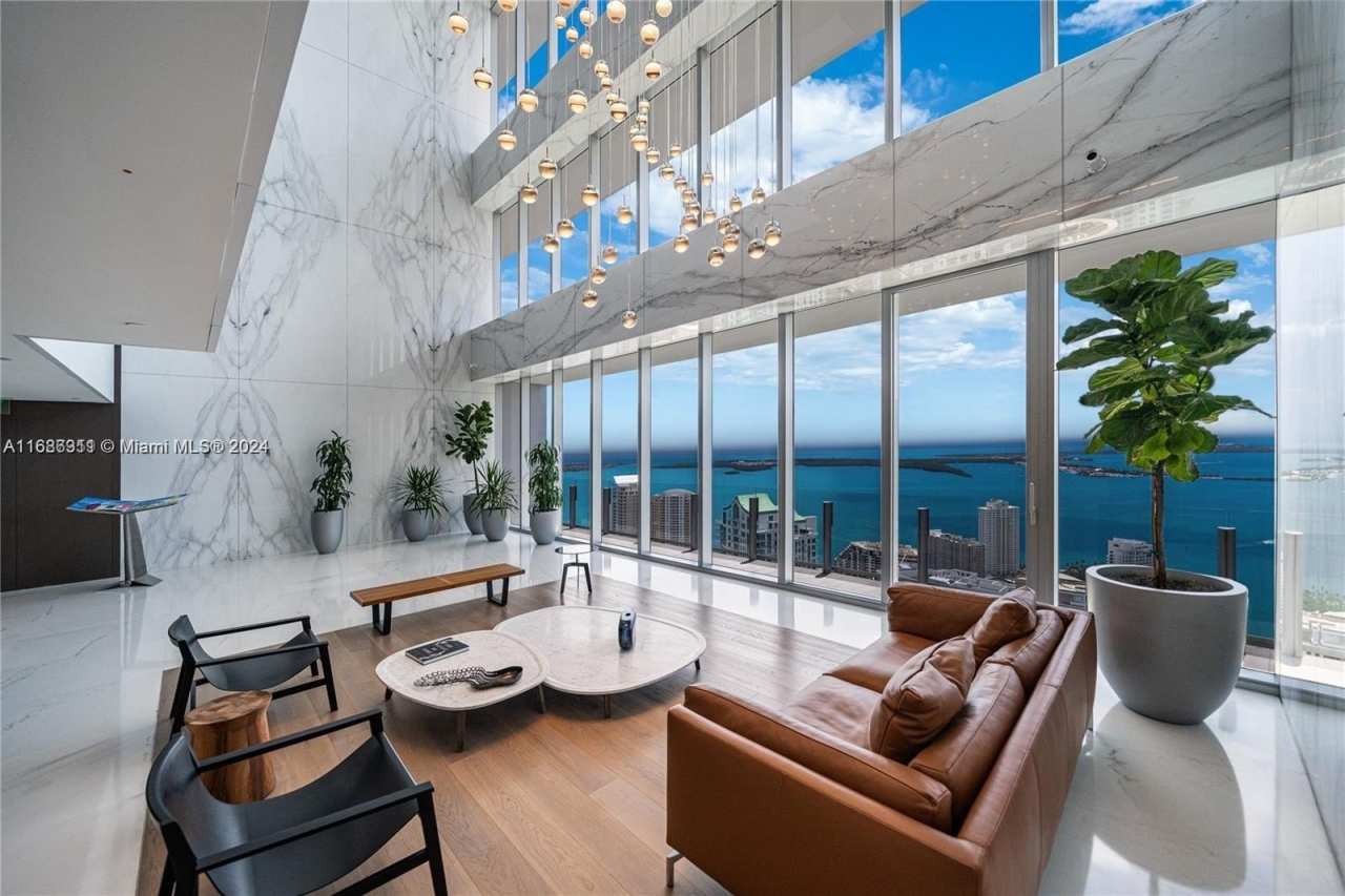 300 Biscayne Blvd