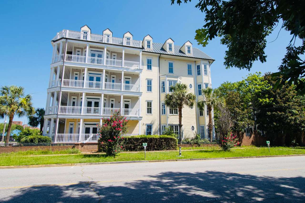 Historic Elegance Meets Modern Luxury – 2 Bed / 2 Bath Apartment in Downtown Columbia