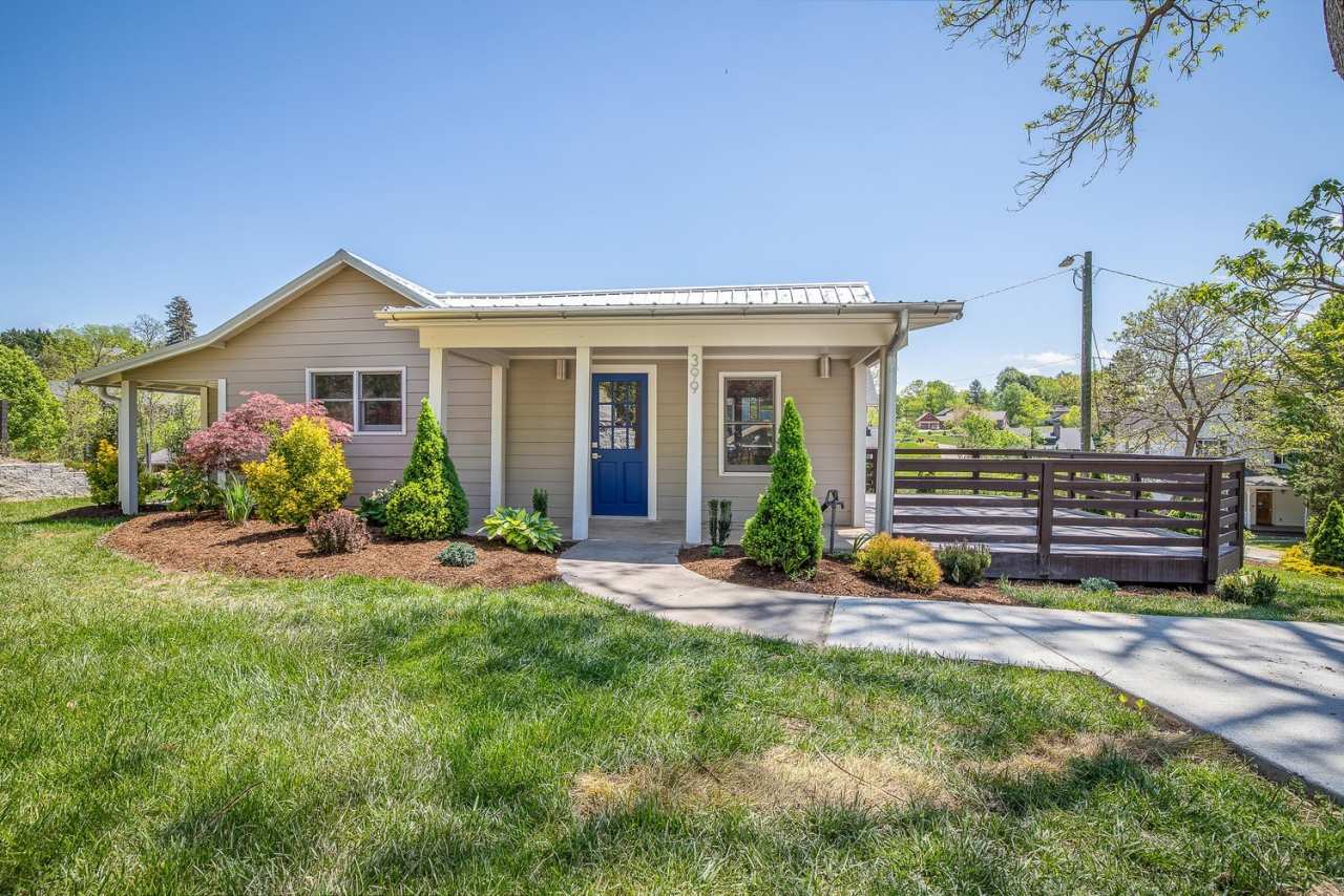 Fantastic 1930s Cottage - Renovated Top to Bottom