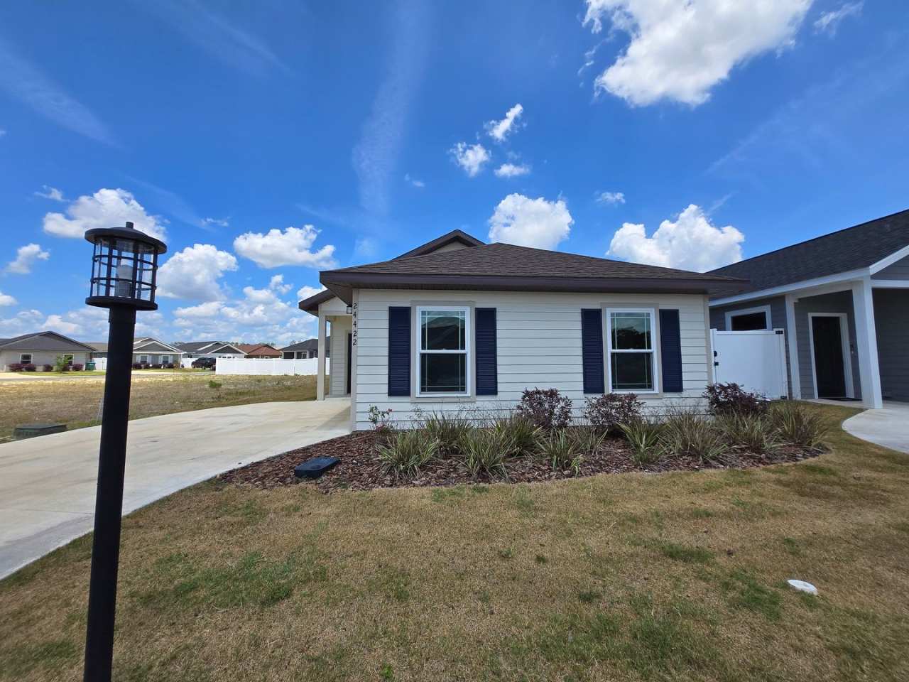 3 Bedroom 2Bath Home In Country Way Square