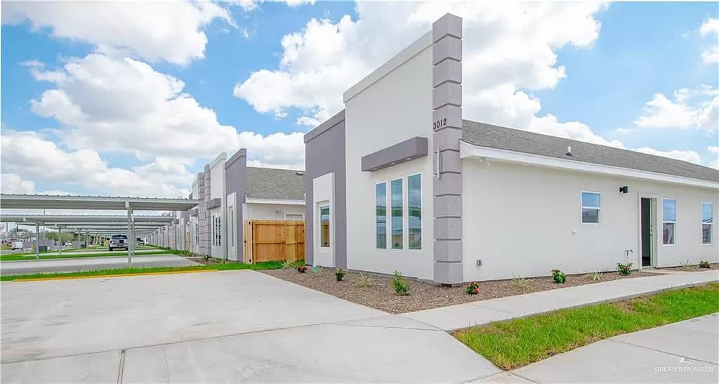 3012 W Sandlewood St