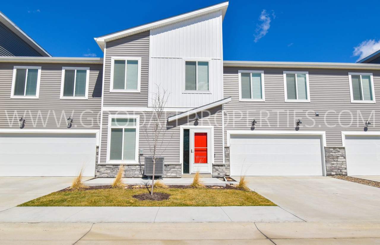 3 Bedroom 2.5 Bath Townhome in Waukee.