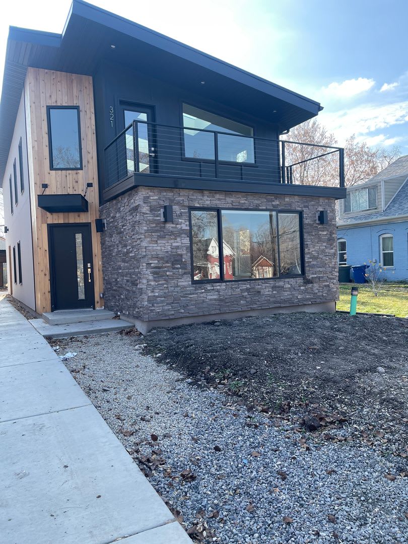 Welcome to this stylish and modern 2-bedroom home near Downtown Salt Lake City!