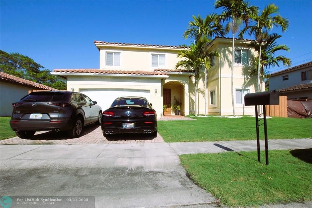 1305 N 30th Ct
