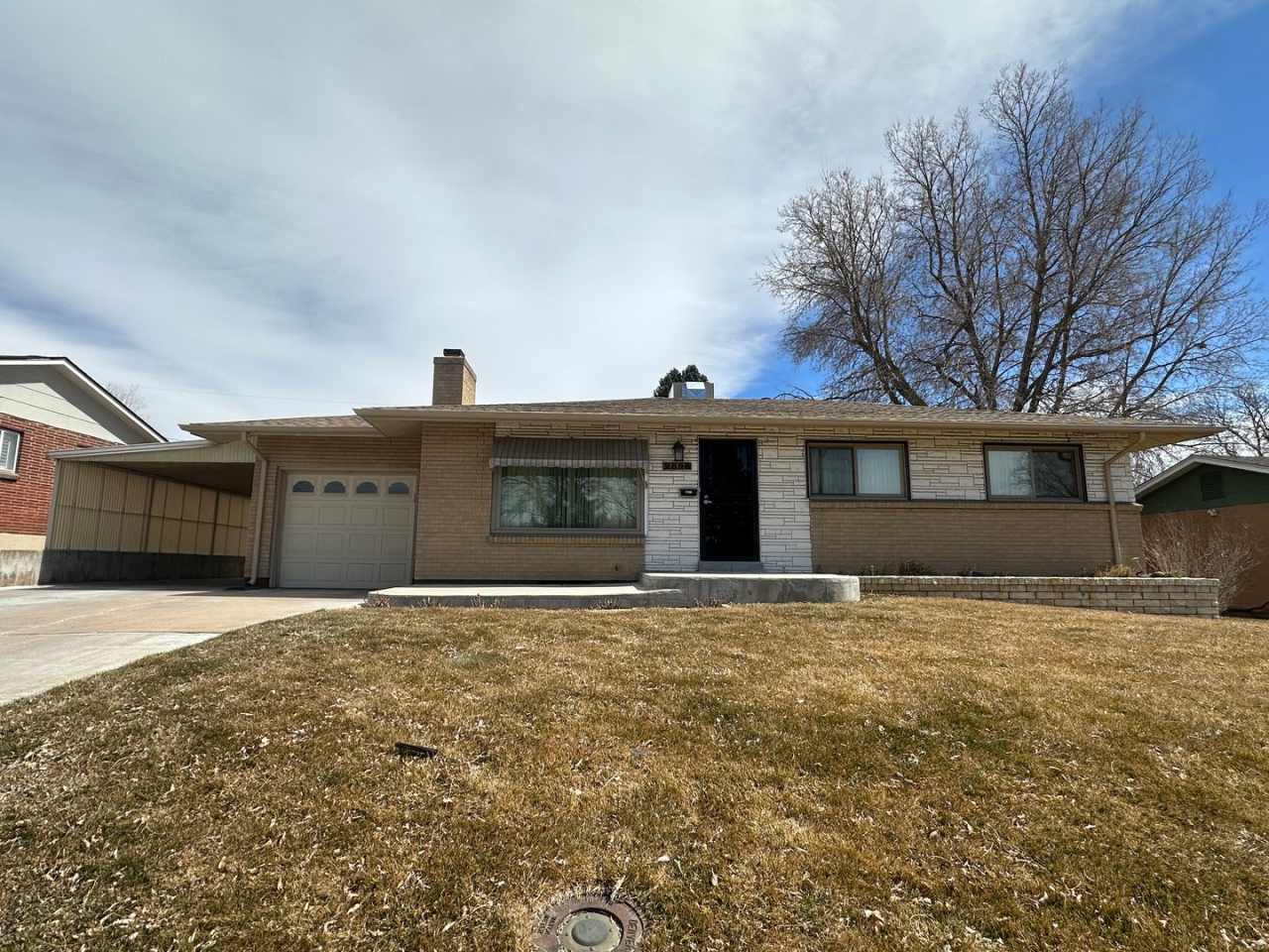 4 bedroom 2 bathroom Sinlge Family House in South Denver