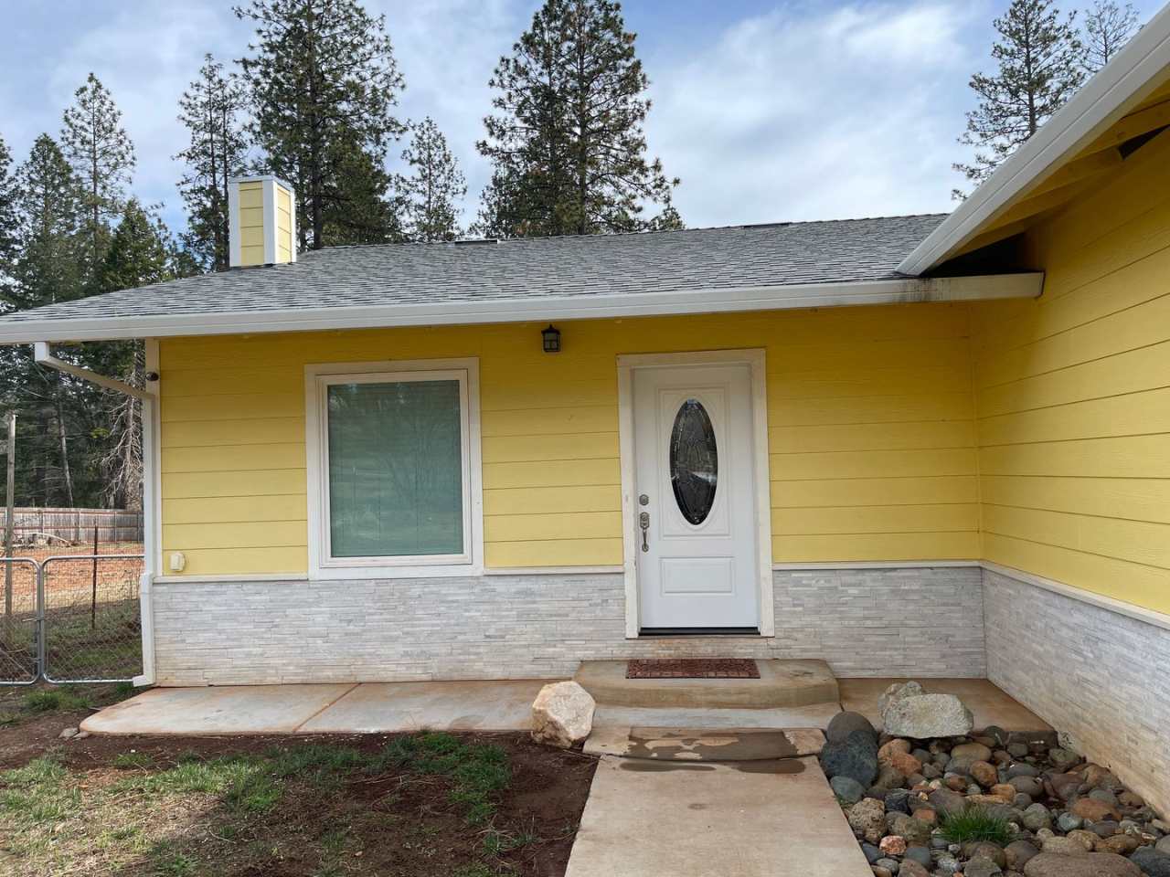 Paradise Home for Rent-2 bed 2 bath, large lot, garage, ADA accessible. Newer home