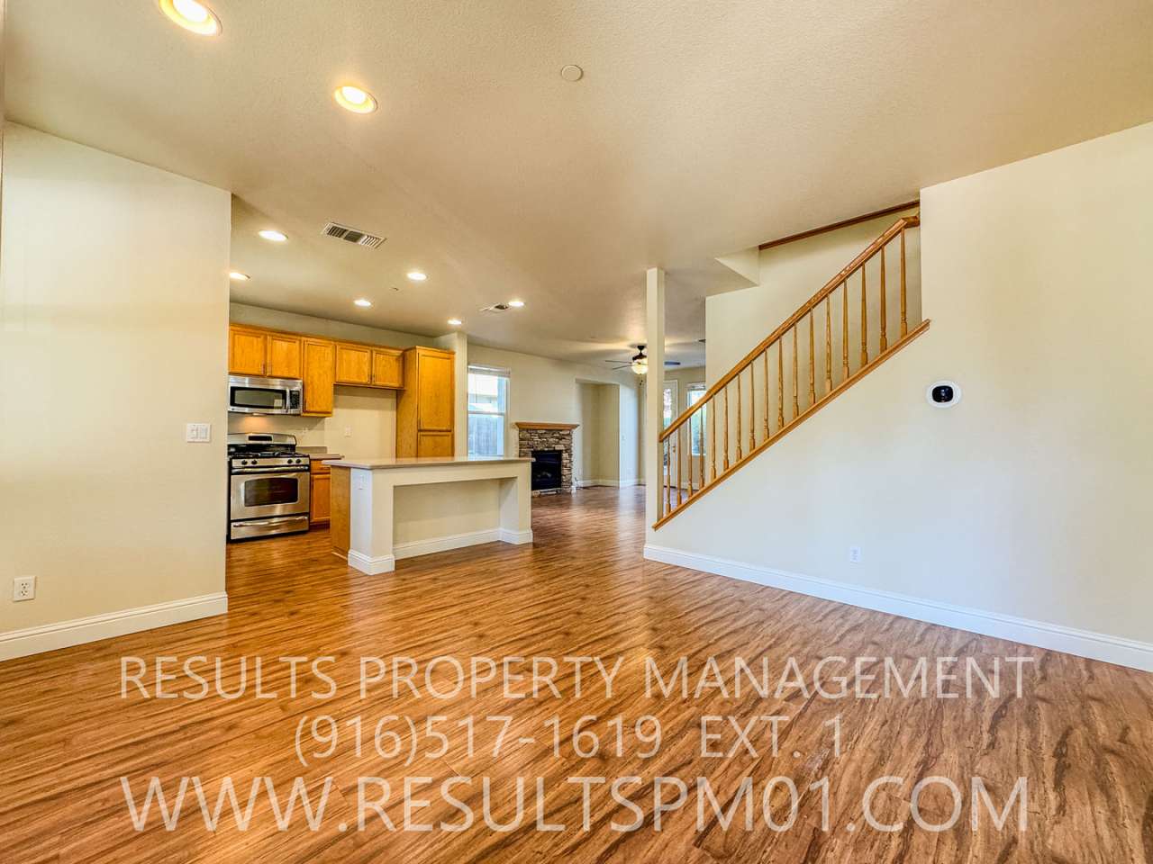 3 bedroom Lincoln Home in Gated Community