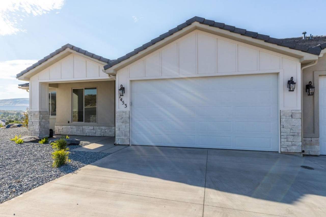 Painted Sands 3 Bedroom, 2 Bathroom Furnished Home