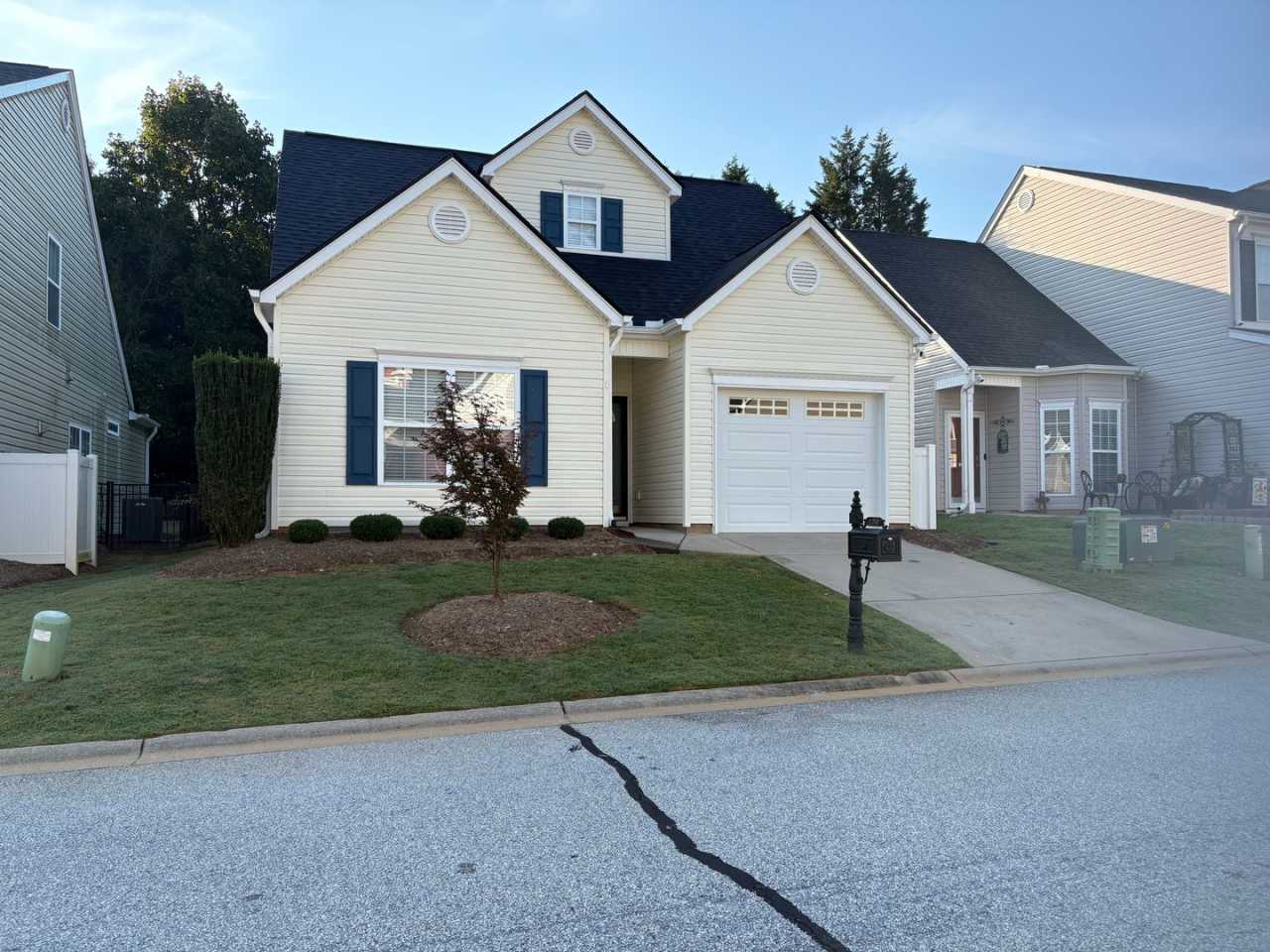 Charming 3/2.5 Easley Home Available Now!
