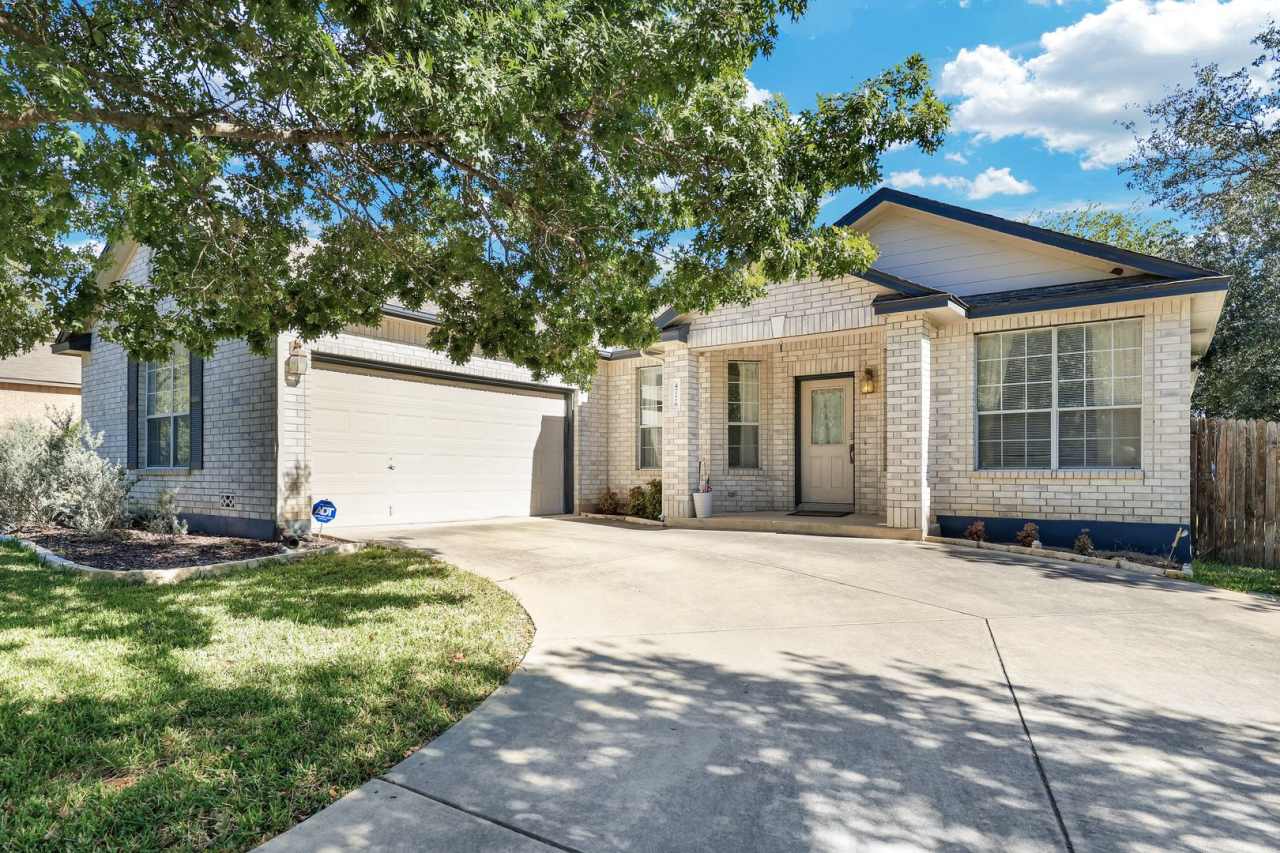 Gorgeous Brick Home in Gated Shavano Bend