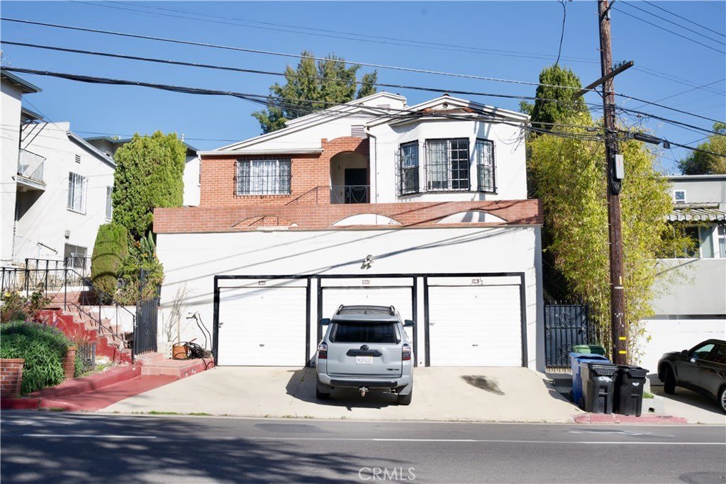 3226 Griffith Park Blvd