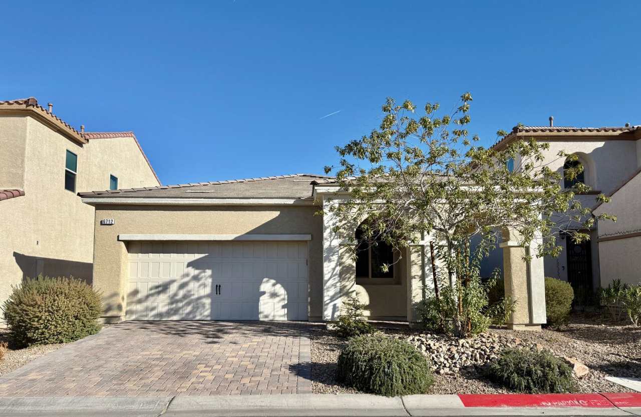 MUST SEE 3BD/2BA HOME!