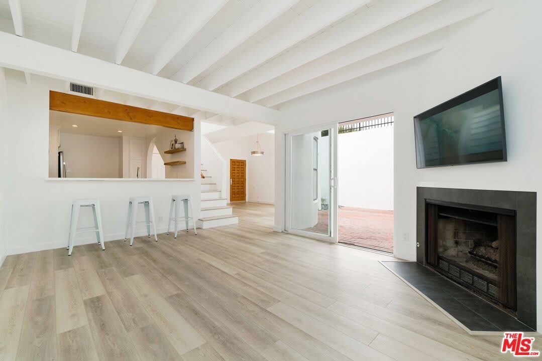 29221 Heathercliff Rd unit: 4