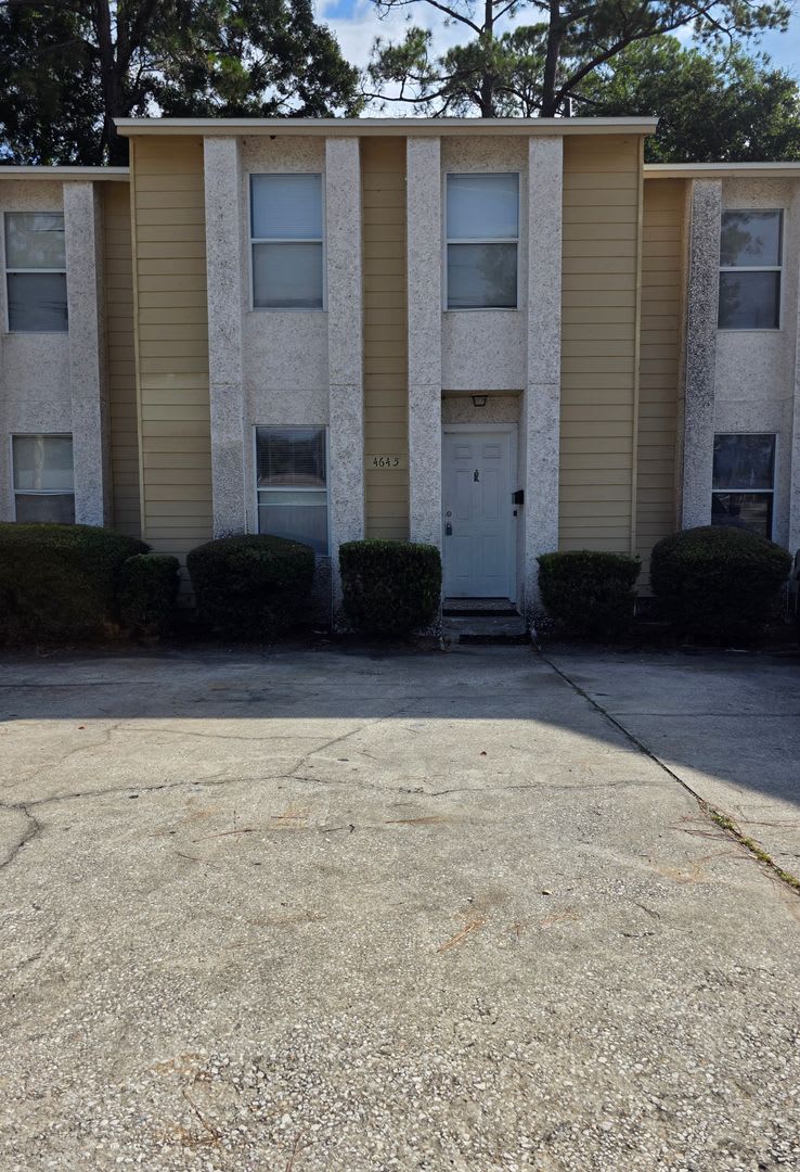 4645 Barnes Road South