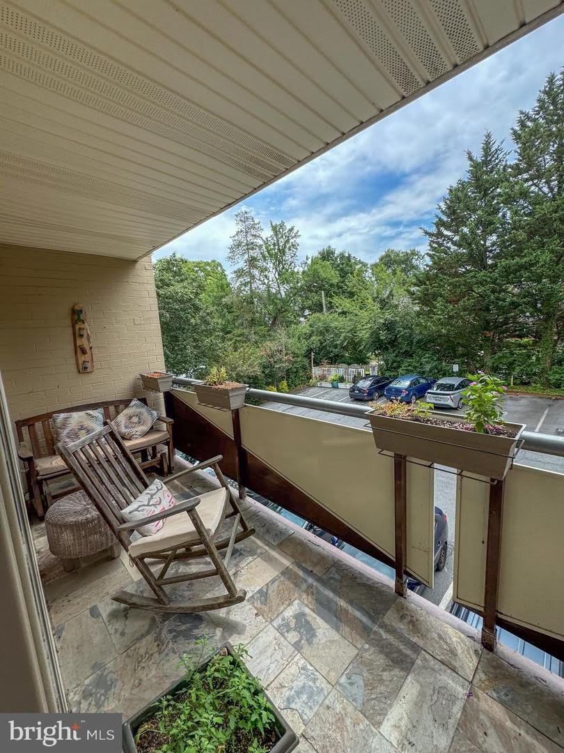 4720 CHEVY CHASE DR #203