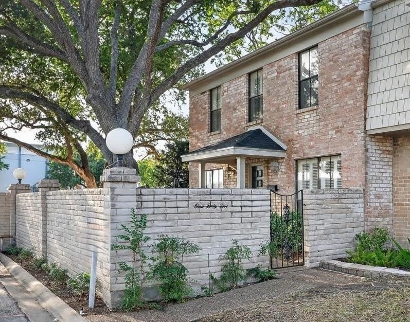 145 Lake Shore Drive