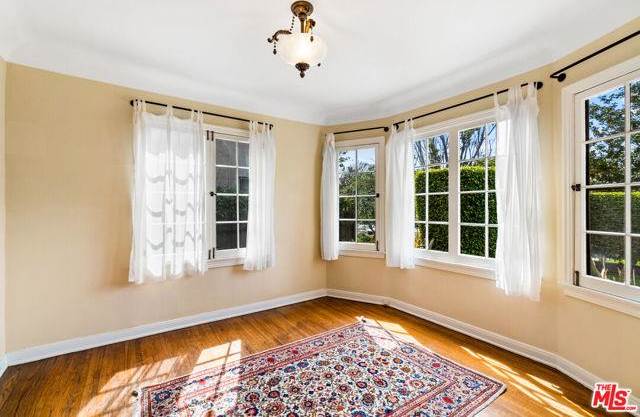 650 South Gretna Green Way