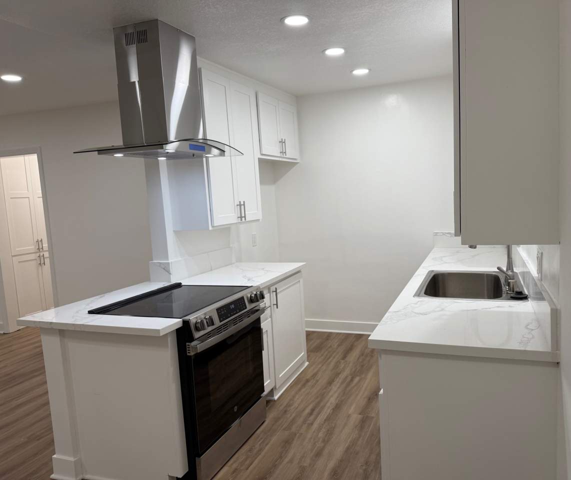 2525 East Carson Street