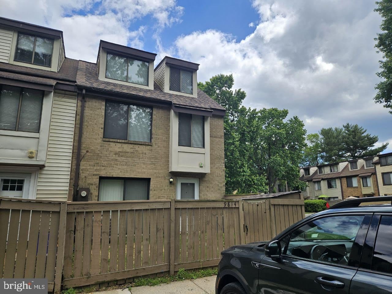 9814 BROOKRIDGE COURT