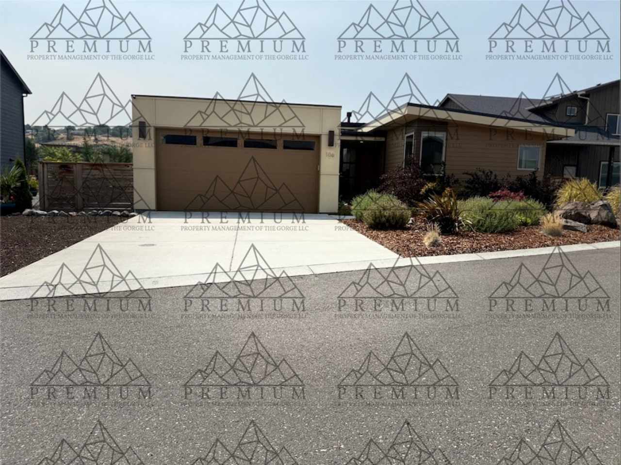 3 BED 2 BATH FULLY FURNISHED HOME!!!