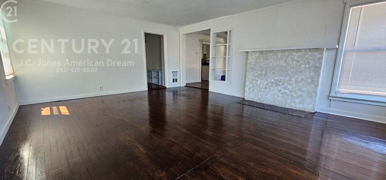 Minutes to Downtown Grants Pass