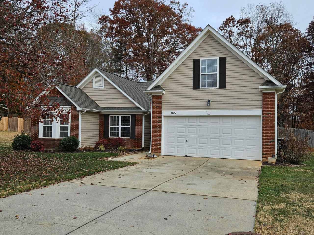 Troutman Area - 3 BR / 2 BA + Bonus Room  Garage