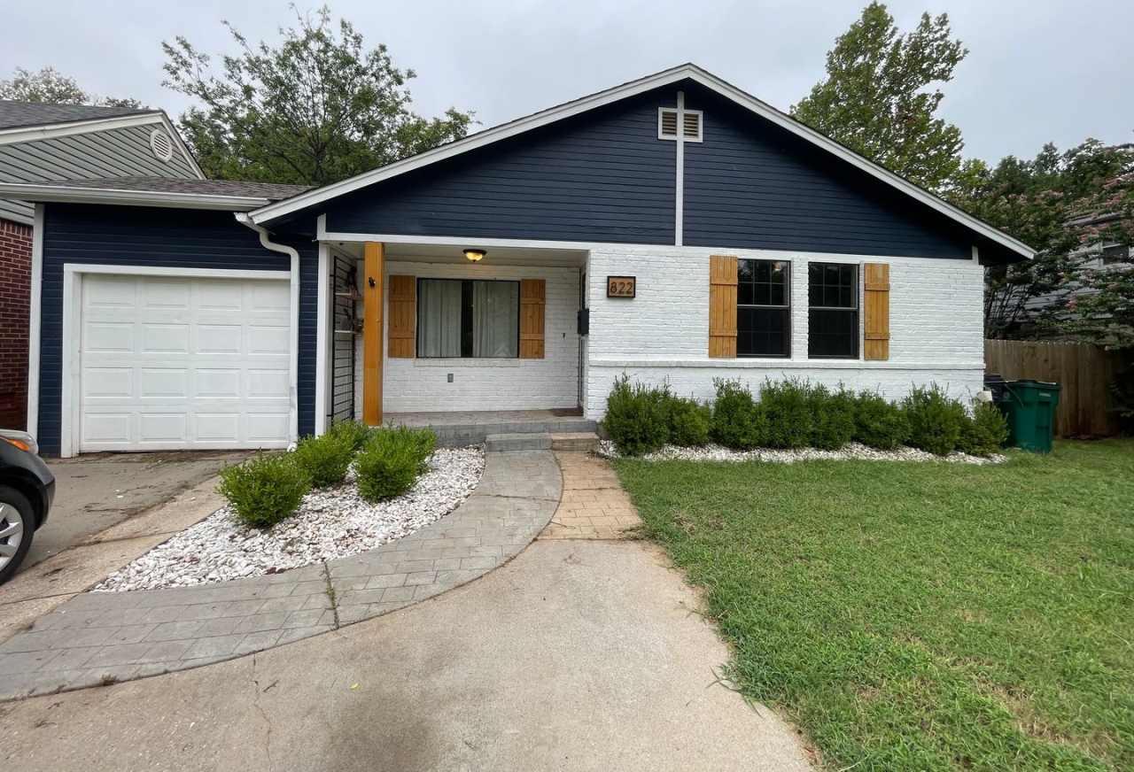 4 Bedroom main house 2 bedroom guest house