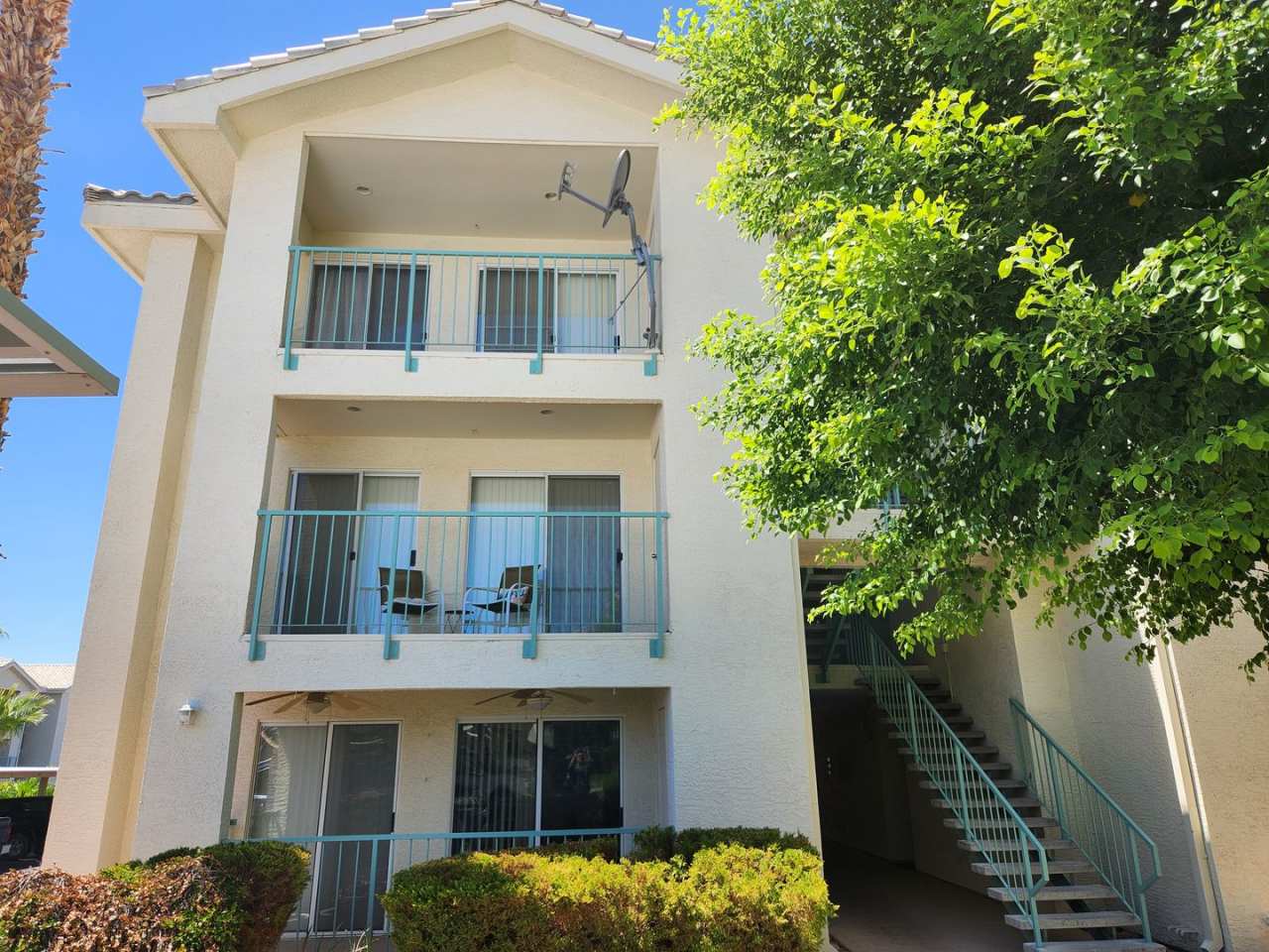 3 RD FLOOR CONDO FOR RENT