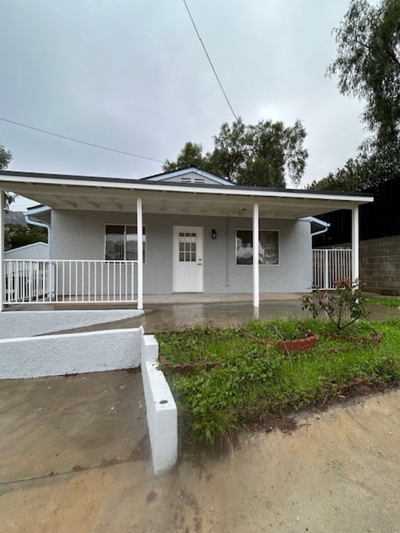 Beautiful Newly Renovated 1 Bedroom/1 Bathroom House