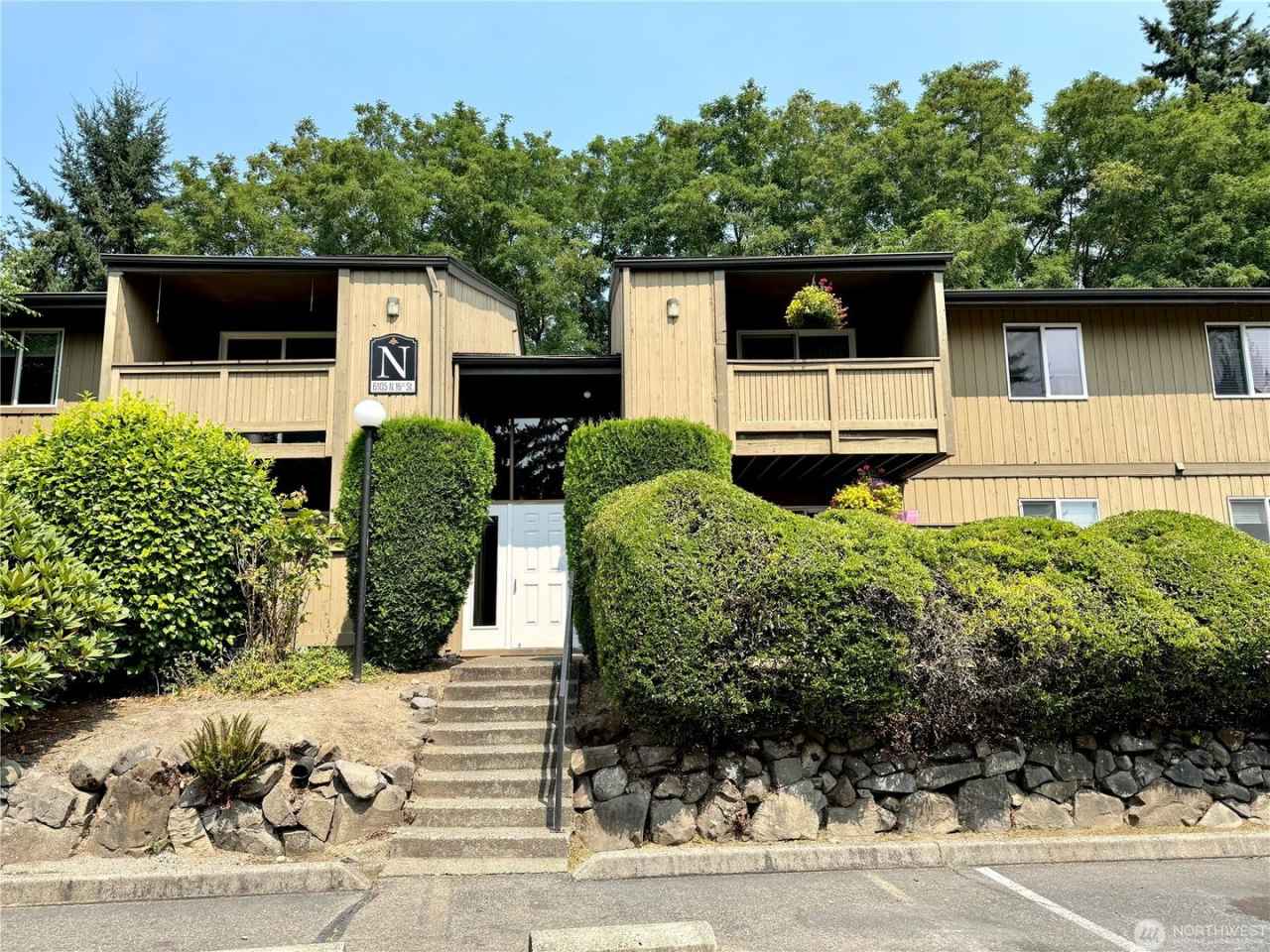 6105 N 16th St #N103