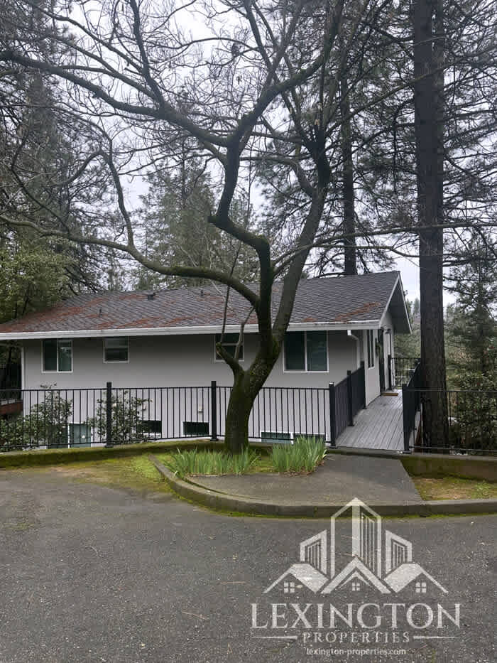 1840 Point View Drive