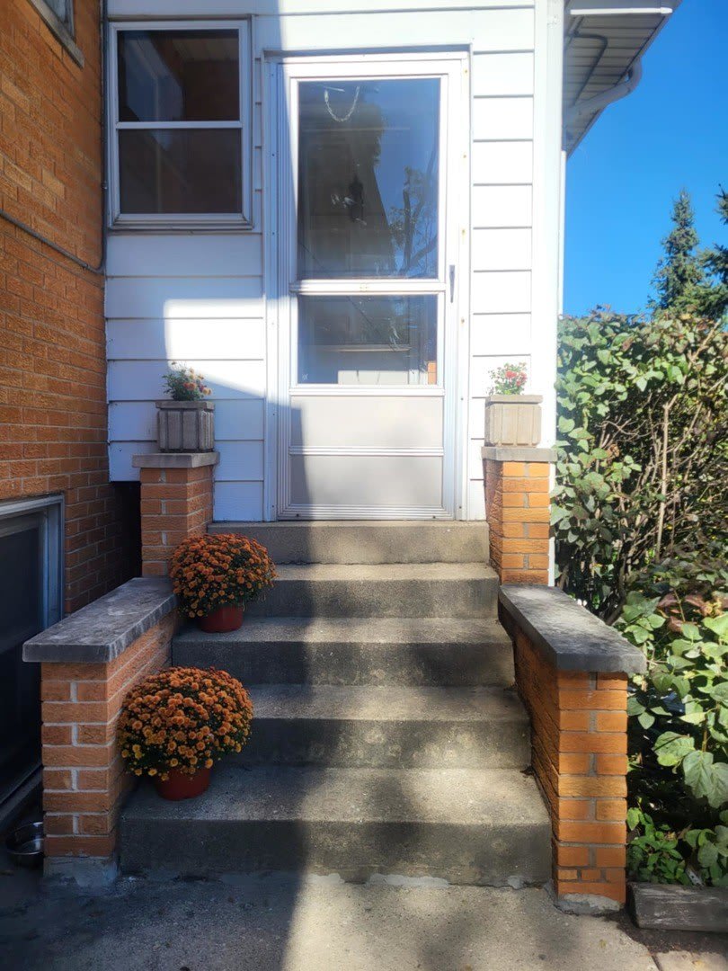 8435 S 81st Avenue unit: 1