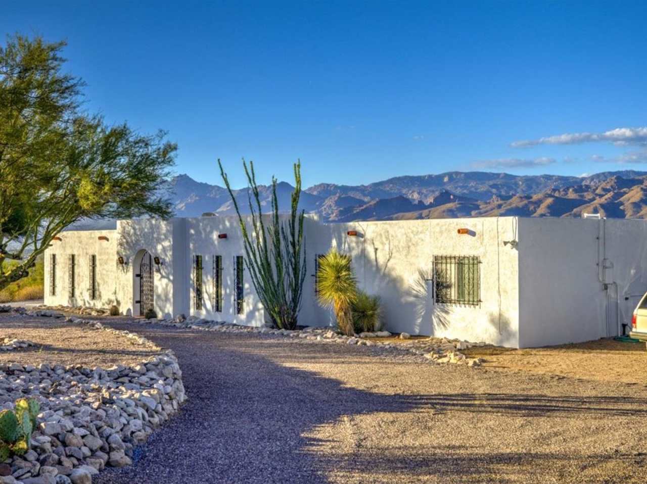 Breathtaking Sunsets, Spacious Living and your own Private pool!