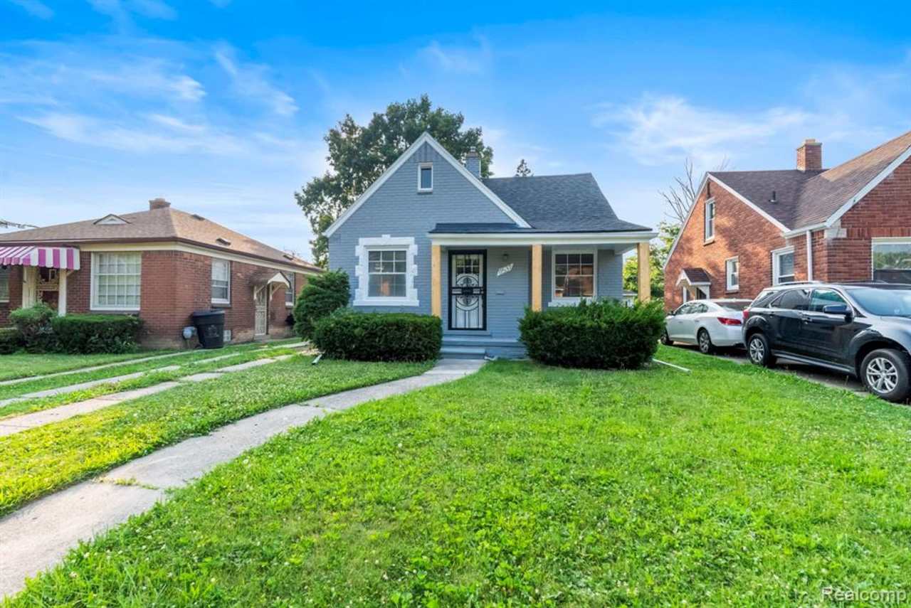 Beautiful Blue Bungalow